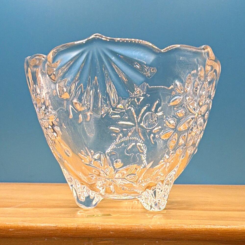 Vintage Clear Pressed Glass Snowflake Pattern Footed Bowl Round Made in Taiwan
